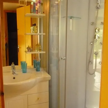Le Clos Lalande 营地 3*
